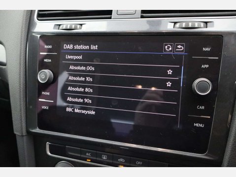 Volkswagen Golf 2.0 Golf SE Nav TDI BlueMotion Technology Semi-Auto 5dr 32