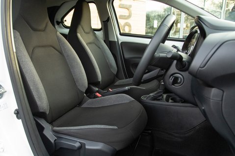 Toyota Aygo X VVT-I PURE 29