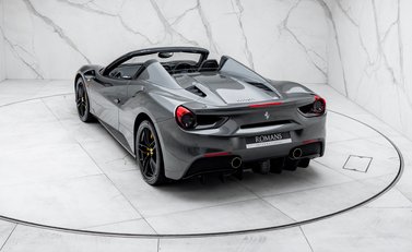 Ferrari 488 SPIDER 15