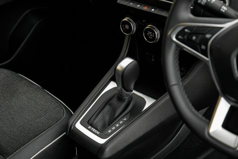 Renault Captur TECHNO E-TECH 36