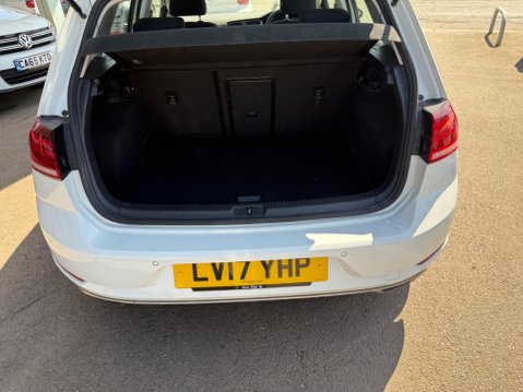 Volkswagen Golf 1.0 TSI BlueMotion Tech SE Nav DSG Euro 6 (s/s) 5dr 36