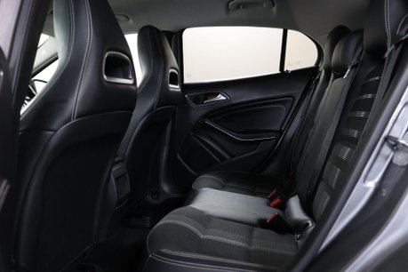 Mercedes-Benz GLA GLA 180 URBAN EDITION 39