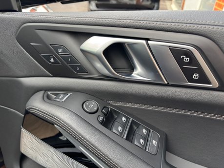 BMW X5 3.0 40d MHT M Sport SUV 5dr Diesel Hybrid Auto xDrive Euro 6 (s/s) (340 ps) 34