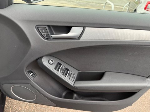 Audi A4 2.0 TDI SE Technik Euro 5 (s/s) 5dr 25
