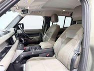 Land Rover Defender 2.0 SD4 S SUV 5dr Diesel Auto 4WD Euro 6 (s/s) (240 ps) 28