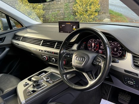 Audi Q7 TDI QUATTRO SE 4