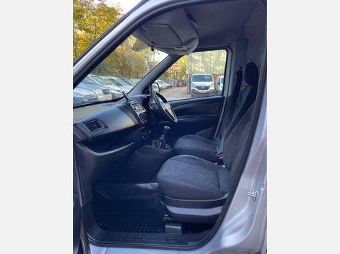 Vauxhall Combo 1.3 CDTi 2000 16v Sportive Panel Van 3dr Diesel Manual FWD L1 H1 (133 g/km, 35