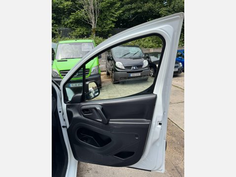 Citroen Berlingo E 635 LX CVT FWD L1 H1 5dr 23