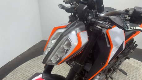 KTM Duke 2018 26K RUNNING PROJECT BIKE SPARES OR REPAIR 125CC NAKED 7