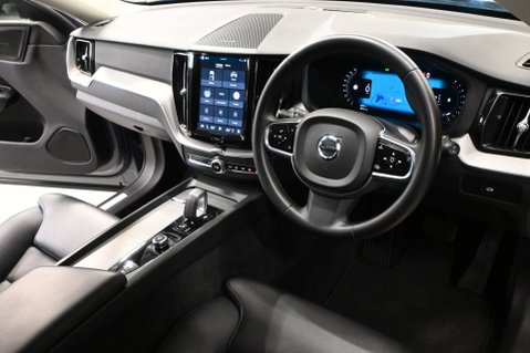 Volvo XC60 2.0 XC60 + B5 MHEV AWD Auto 4WD 5dr 21