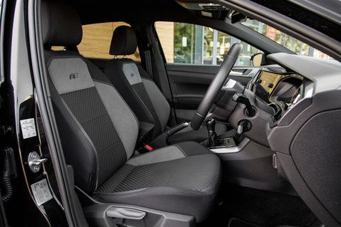Volkswagen Polo R-LINE TSI 34
