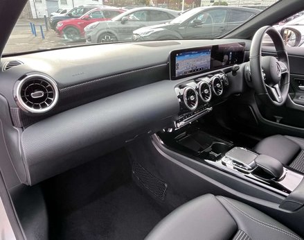 Mercedes-Benz A Class 1.3 A 200 Sport Exeutive Auto 5dr 17