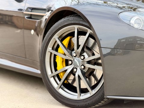 Aston Martin Vantage 4.7 Vantage V8 Auto 3dr 6