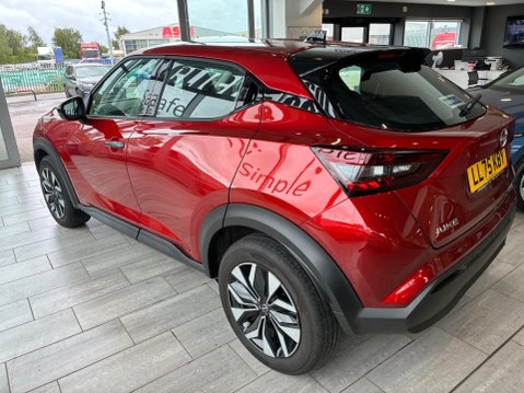 Nissan Juke 1.0 DIG-T Acenta Premium Euro 6 (s/s) 5dr 4