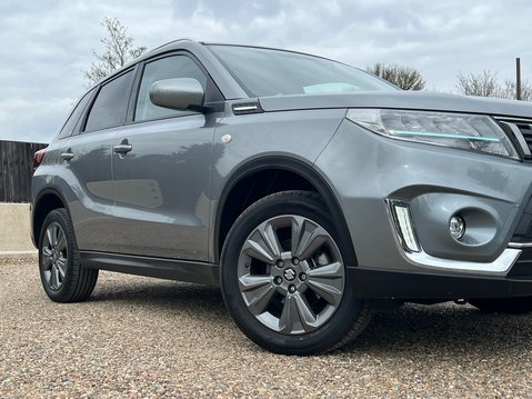 Suzuki Vitara SZ-T MHEV 14