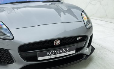 Jaguar F-Type SVR Convertible 40