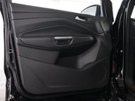 Ford Kuga ST-LINE 44