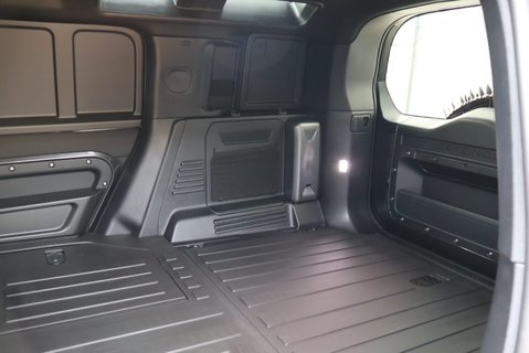 Land Rover Defender 110 BRAND NEW D350 HARD TOP  HSE STYLED BY SEEKER 3 SEATER ASK ABOUT REAR SEATS 19