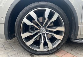 Volkswagen Tiguan R-LINE TECH 2.0 TDI 4MOTION DSG AUTO 10