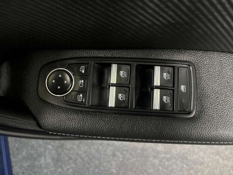 Renault Captur 1.6 Captur E-Tech Engineered PHEV Auto 5dr 17