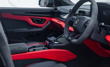 Lamborghini Urus SE 14