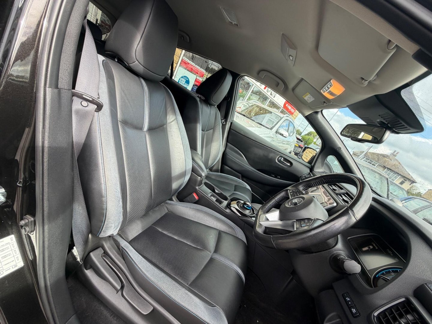 2021 Nissan Leaf — image 12