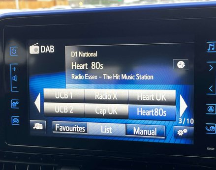 Toyota C-HR 1.8 C-HR-Dynamic HEV CVT 5dr 41