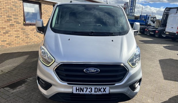Ford Transit Custom Transit Custom 300 L2 Diesel FWD 2.0 Eco Blue 130ps Low Roof Limited Van