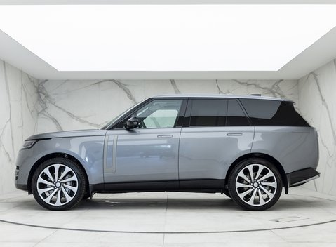 Land Rover Range Rover P400 HSE 2