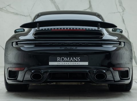Porsche 911 Turbo S (992) 5