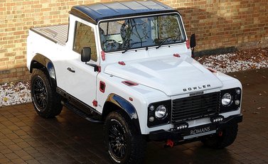 Land Rover Defender 90 Bowler Edition 23