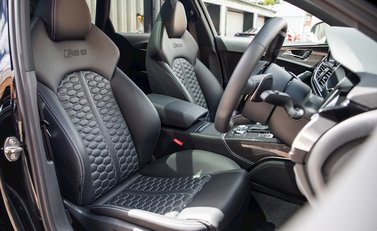 Audi RS6 Avant Performance 12