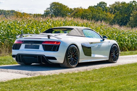 Audi R8 5.2 R8 Spyder Quattro V10 Semi-Auto 4WD 2dr 24