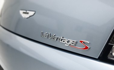 Aston Martin V12 Vantage S ROADSTER 51