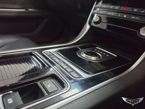 Jaguar XF 2.0i R-Sport Sportbrake Auto Euro 6 (s/s) 5dr 30