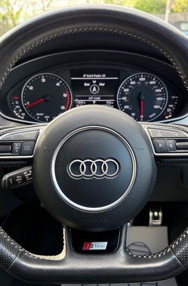 Audi A6 AVANT TDI QUATTRO BLACK EDITION - FACTORY TOWBAR -CAMBELT CHANGED 