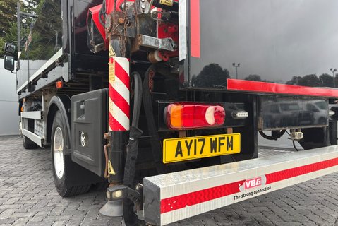 DAF LF LF 210 FA 14T with Fassi F85 Crane 23