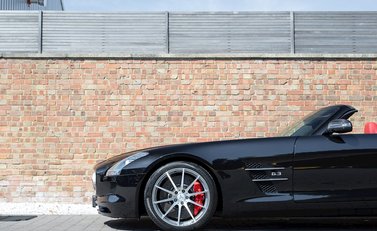 Mercedes-Benz SLS AMG Roadster 25