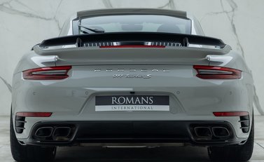 Porsche 911 Turbo S (991.2) 8