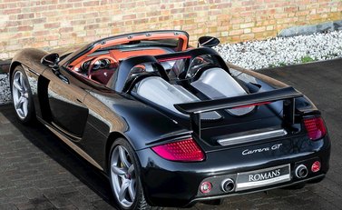 Porsche Carrera GT 11