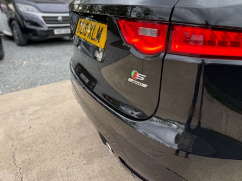 Jaguar F-Pace 3.0 F-PACE S AWD D Auto 4WD 5dr 36