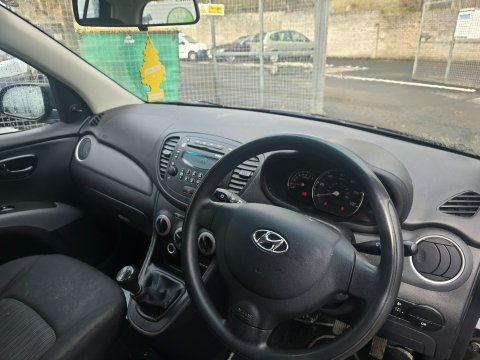 Hyundai i10 CLASSIC 8