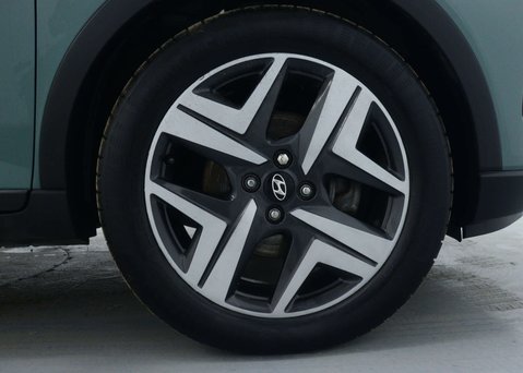 Hyundai BAYON 1.0 T-GDi MHEV Premium SUV 5dr Petrol Hybrid DCT Euro 6 (s/s) (100 ps) 15