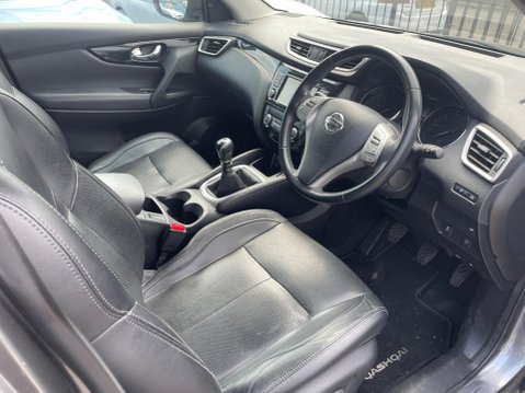Nissan Qashqai 1.2 DIG-T Tekna 2WD Euro 6 (s/s) 5dr 9