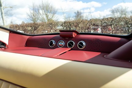 Aston Martin DB4 Series III 35