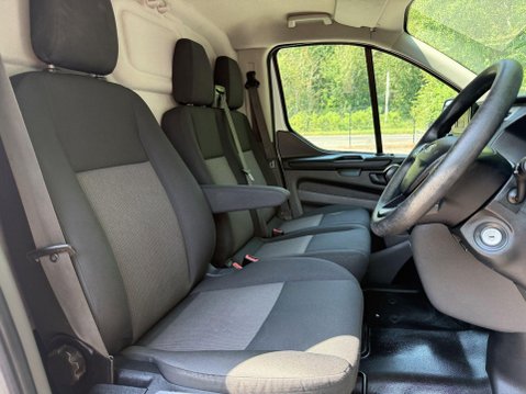 Ford Transit Custom 300 LEADER DCIV ECOBLUE 17