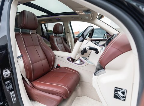 Mercedes-Benz GLS 600 First Class 12