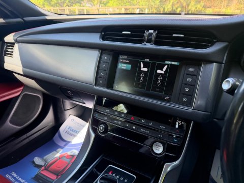Jaguar XF 2.0d R-Sport Auto AWD Euro 6 (s/s) 4dr 40