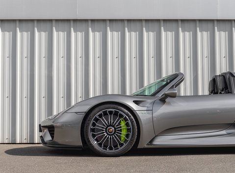 Porsche 918 Spyder 33