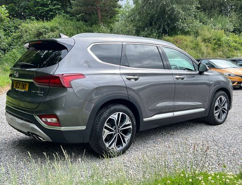 Hyundai SANTA FE 2.2 Santa Fe Premium SE CRDi Auto 4WD 5dr 5
